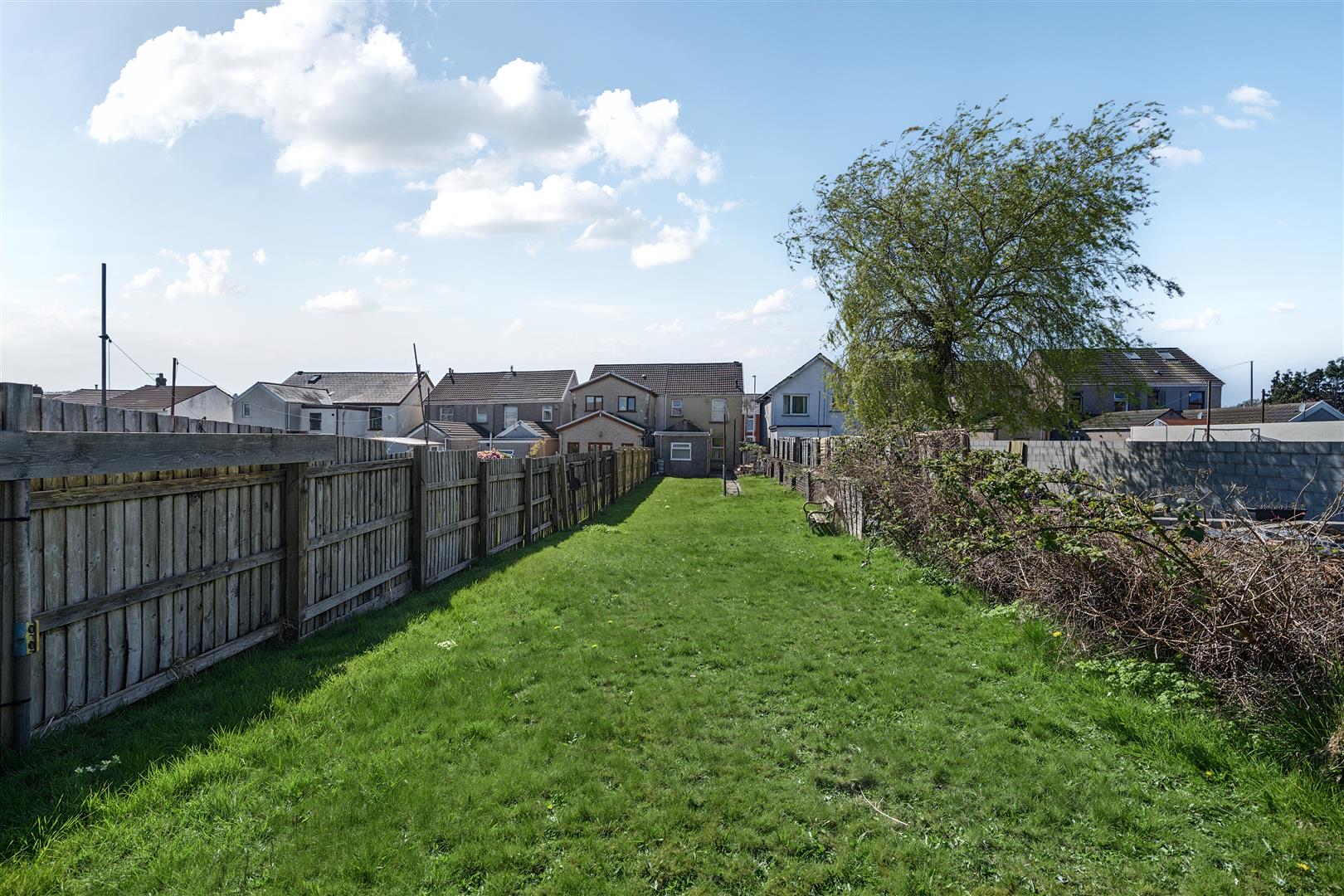 Middle Road, Gendros, Swansea, SA5 8ES